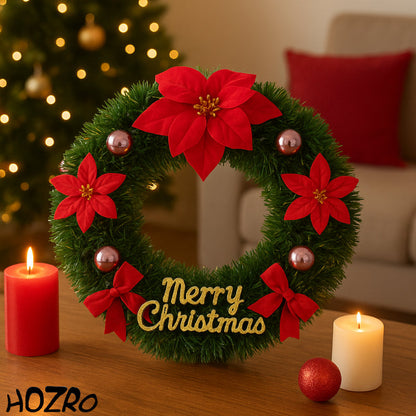 Coroniță decorativă HOZRO, de Crăciun elegantă, din crenguțe verzi artificiale, cu flori, fundițe, globuri strălucitoare și mesaj „Merry Christmas”, ideală pentru ușa de la intrare, perete sau masă festivă, decor clasic și rafinat pentru sărbători HOZRO
