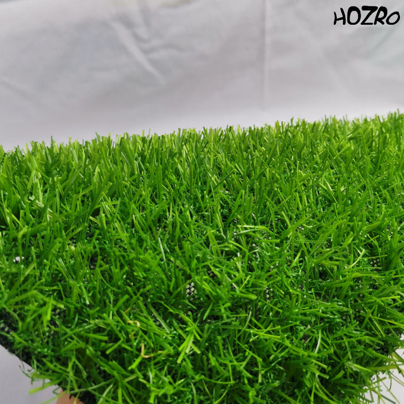 Gazon Artificial Rezistent și Modern HOZRO, Plăci Sintetice pentru Grădini, Terase și Locuri de Joacă, Instalare Rapidă și Design Neted HOZRO