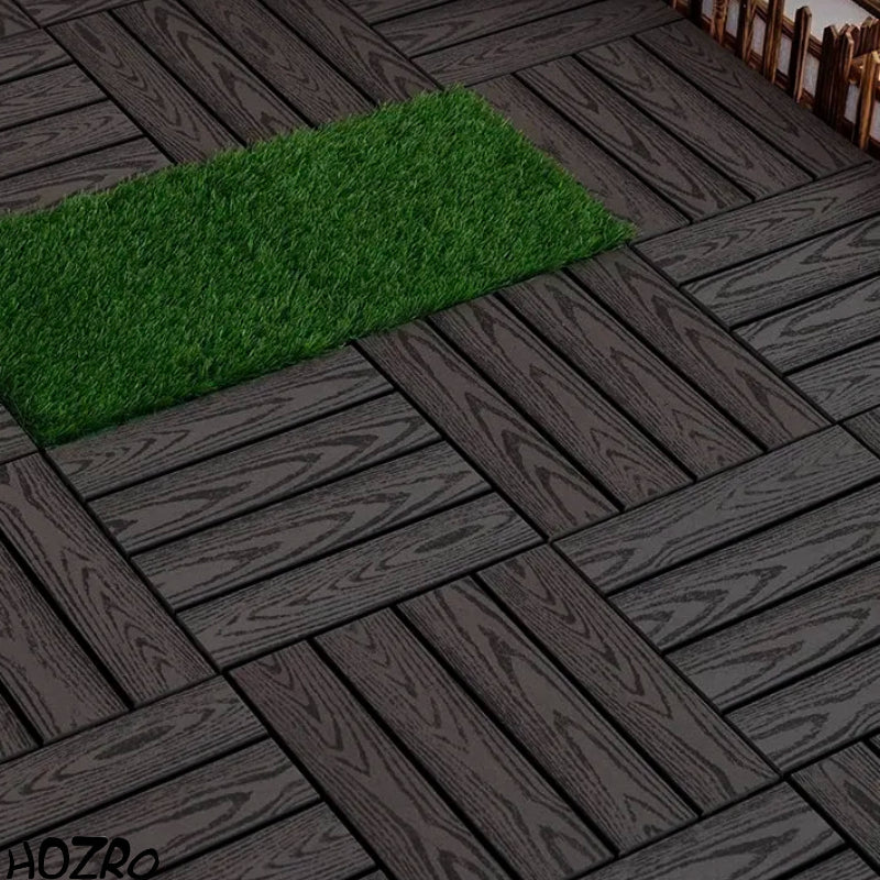 Pavaj pentru Terasă HOZRO, din Lemn cu Sistem Interlocking, Dimensiune 30 × 30 cm – Plăci de Pardoseală pentru Exterior, Impermeabile și Rezistente la Intemperii, Potrivite pentru Grădina sau Zonă de Piscina, Ușor de Montat, Culoare Maro, Model V0601-42 HOZRO