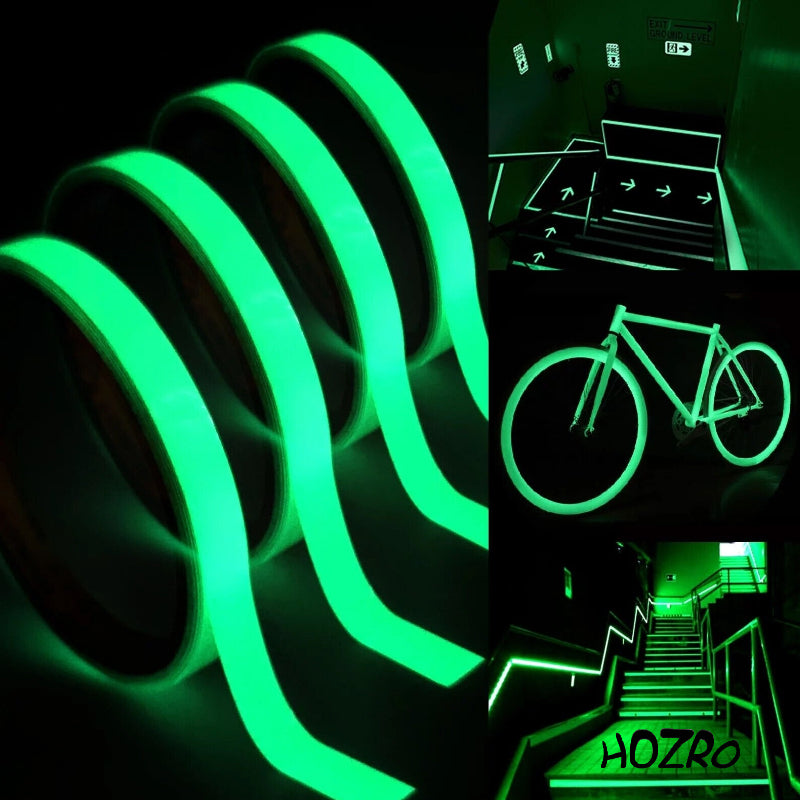 Bandă luminoasă fotoluminescentă autoadezivă HOZRO, 2 cm x 5 m, cu încărcare solară rapidă în 15 minute, emisii de lumină intensă timp de 6–8 ore în întuneric, peliculă cu fosfor pentru siguranță și orientare HOZRO